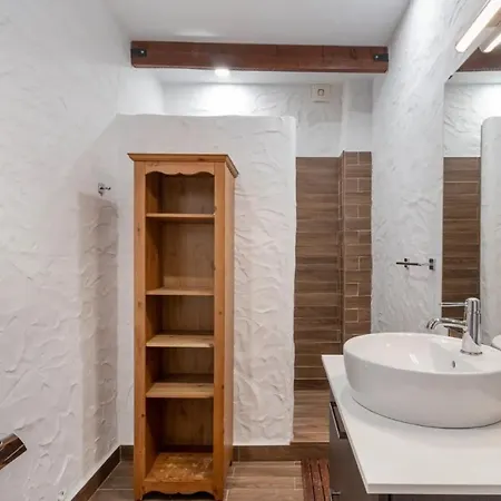 Casa Tenades