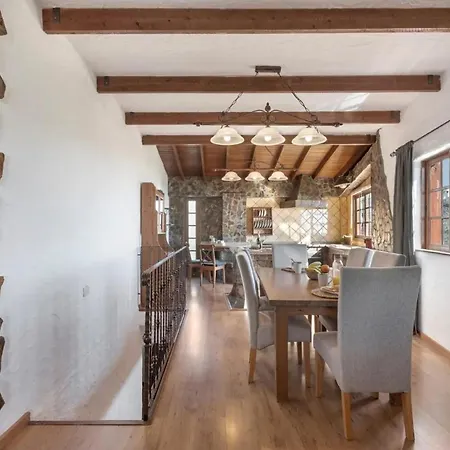 Casa Tenades