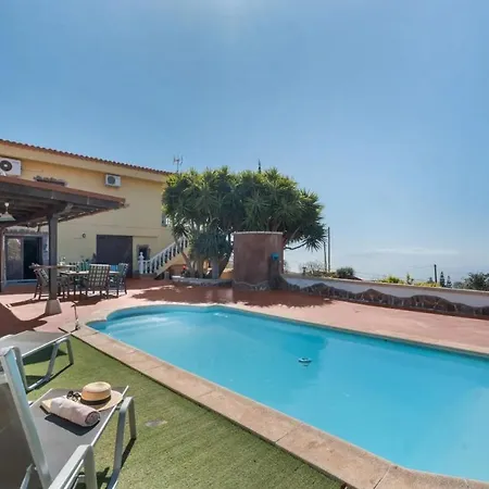 Casa Tenades