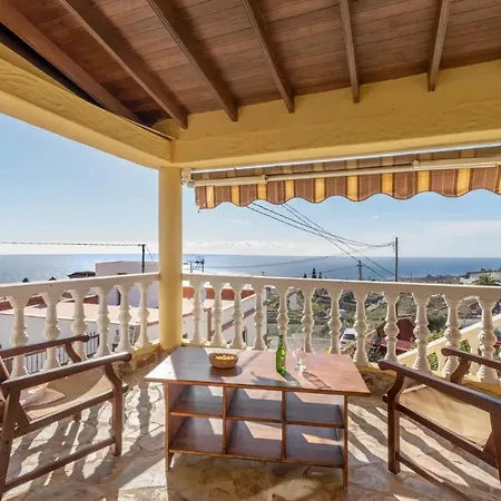 Casa Tenades *